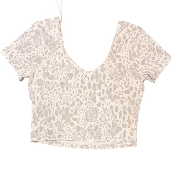 Lululemon Align T-Shirt Cheetah Camo Antique White Multi Cropped V-Neck Top - Picture 2 of 2